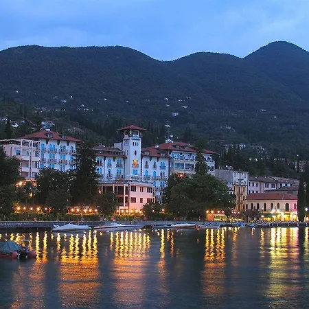 Savoy Palace Otel 4*