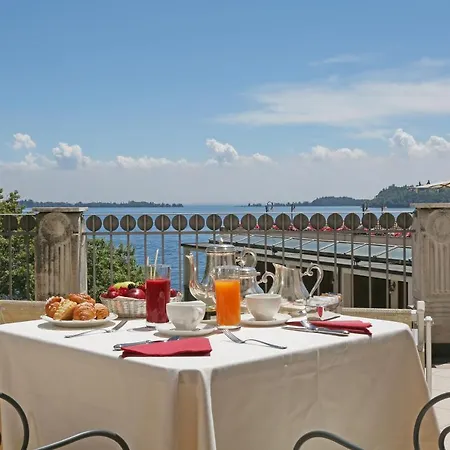 Savoy Palace Gardone Riviera