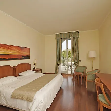 Savoy Palace Otel 4*
