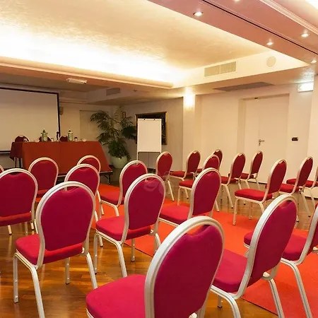 Savoy Palace Otel Gardone Riviera