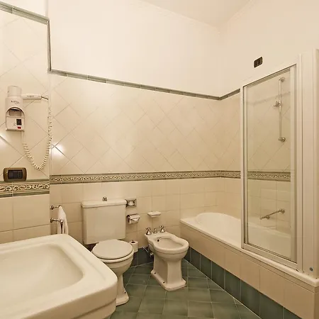 Savoy Palace Otel Gardone Riviera