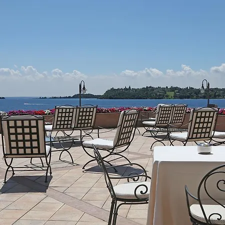 Savoy Palace Hotell 4*