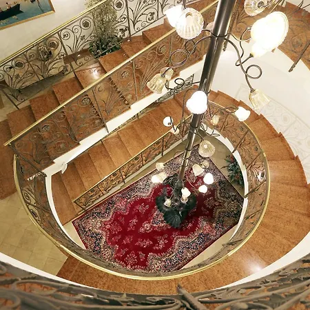 Savoy Palace Otel