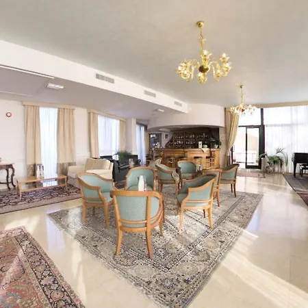 Savoy Palace Otel