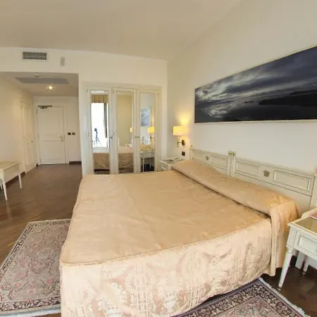 Savoy Palace Otel 4*