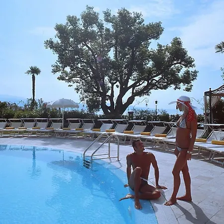 Savoy Palace Otel